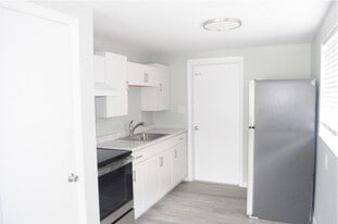 Building Photo - 2110 Seaman Rd