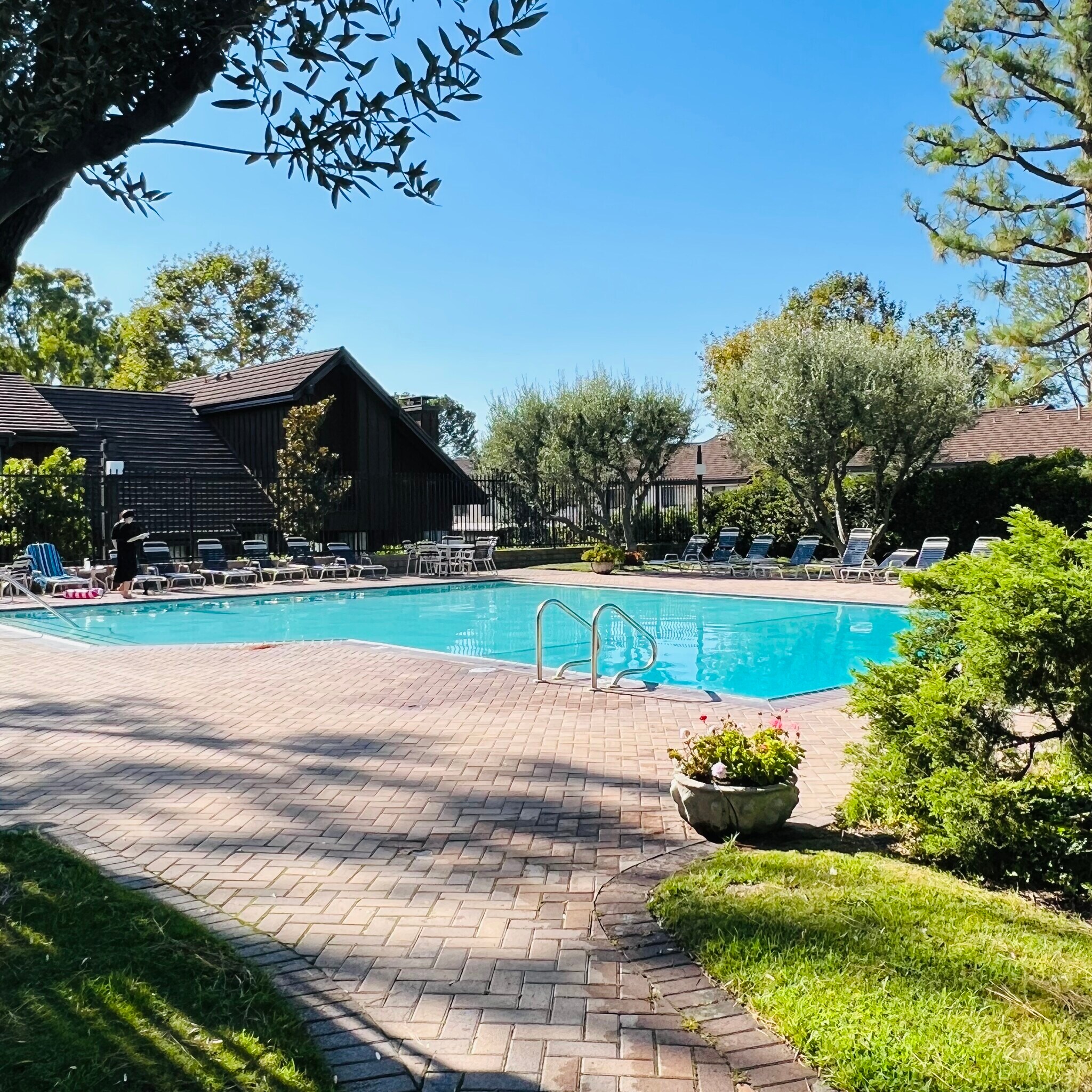 Pool and clubhouse - 1304 Stonewood Ct