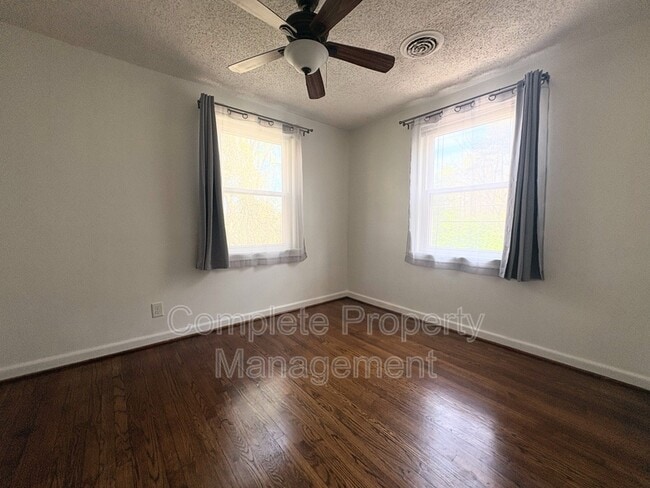 Building Photo - 1731 Valley Ave