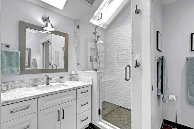 Building Photo - 532 S Branciforte Ave