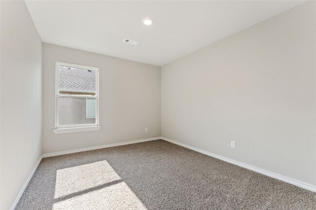 Building Photo - 602 W Cattleman Ct
