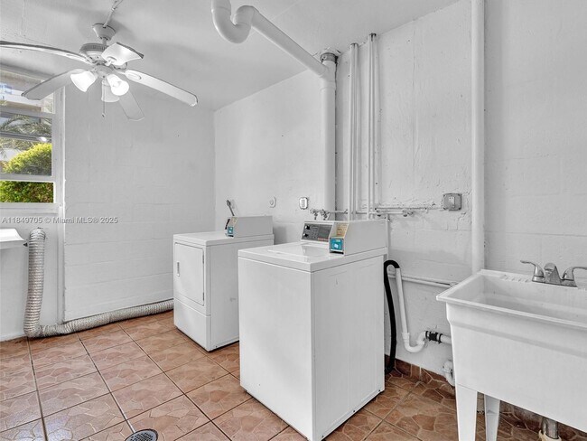 Building Photo - 3600 NE 170th St