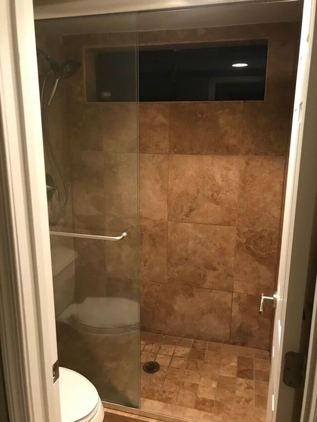 Building Photo - COMING SOON! Beautiful 2 Bed/2 Bath Condo ...