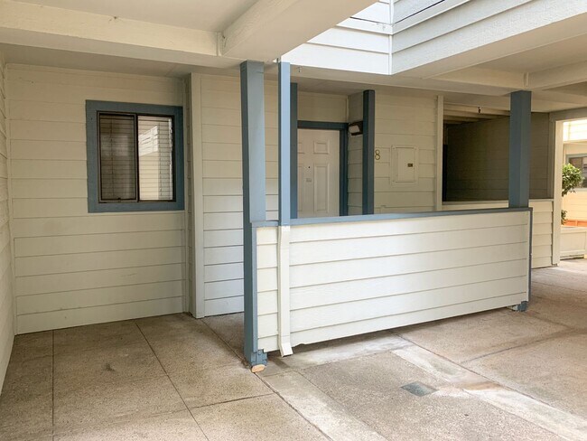 Building Photo - Perfect blend of convenience and comfort 2/2 San Mateo