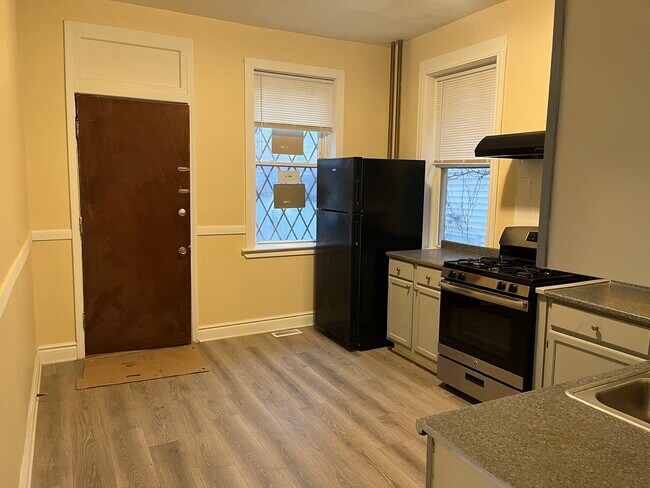 Building Photo - 7419 S INGLESIDE Ave