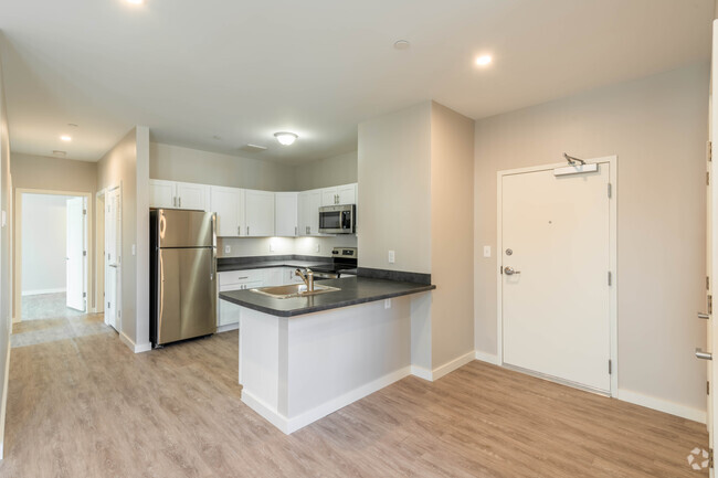 2BR, 1BA - 708SF - The Residences at 540 Chestnut