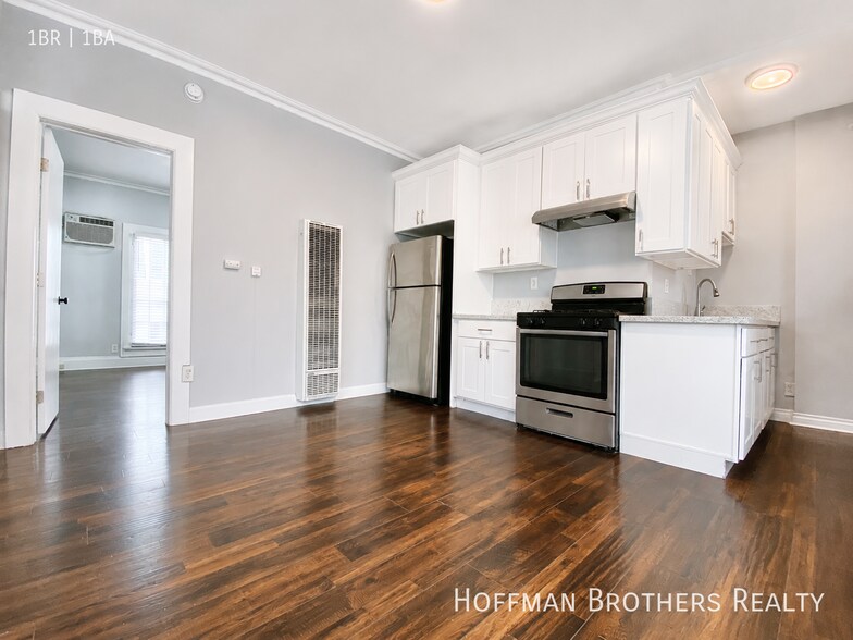 Building Photo - 1834 N Wilton Pl