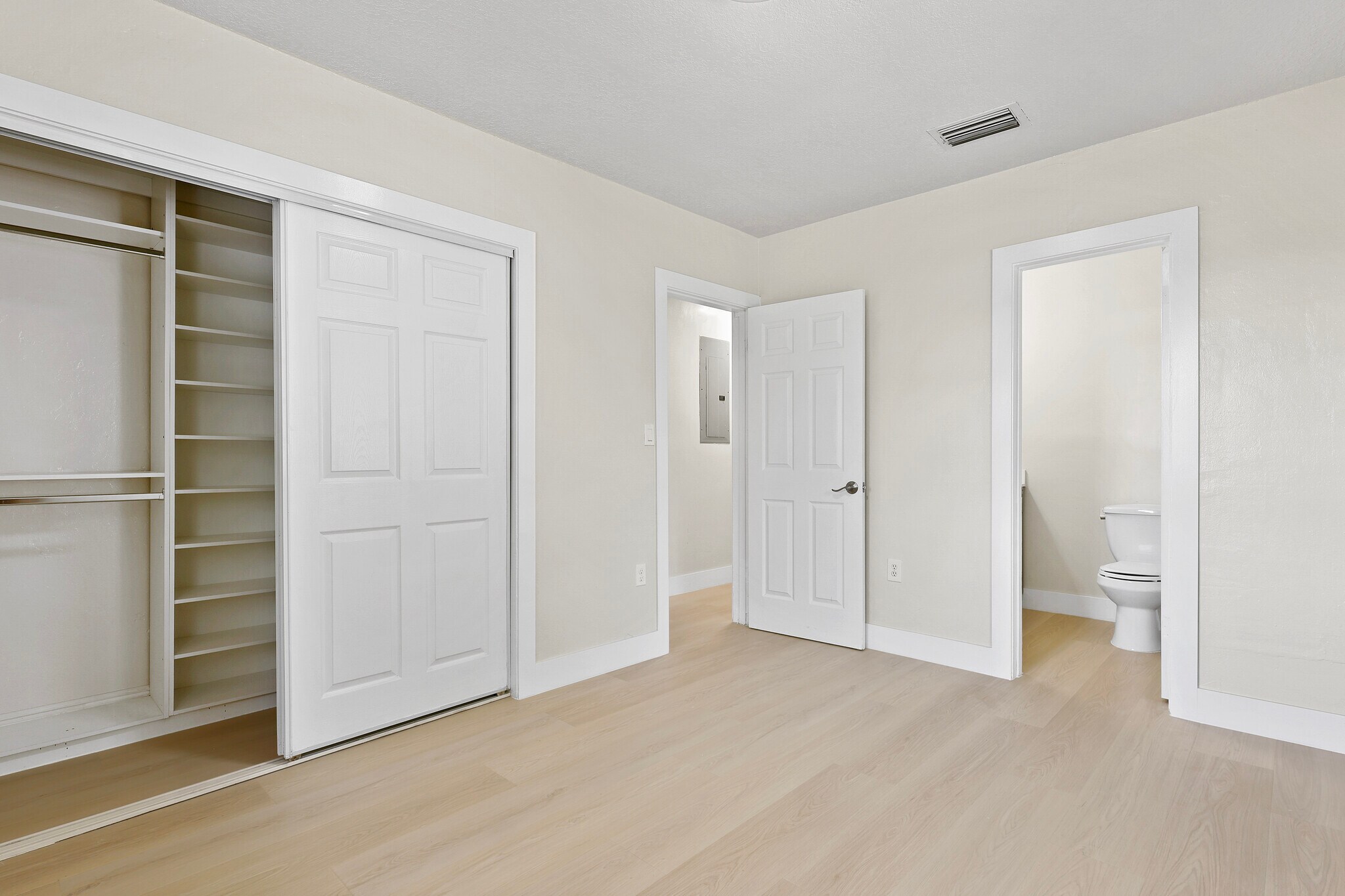 Building Photo - 532 SW 79th Ave