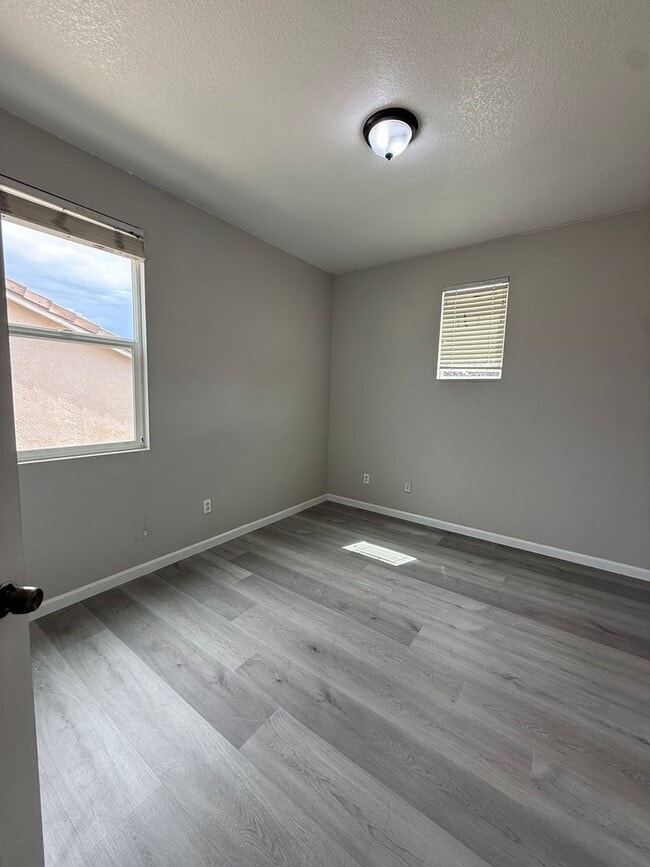 Building Photo - 4 Bed| 2.5 Bath | 2090 SF | Two Story | Tenant pays $175 monthly for WS&G