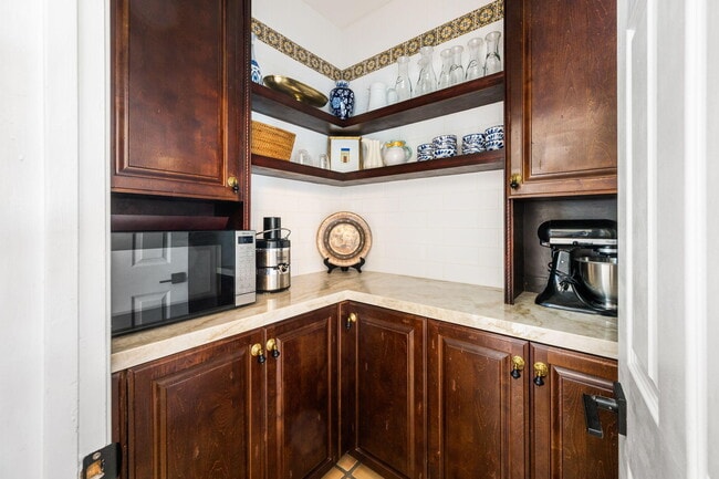 Building Photo - 73055 Amber St