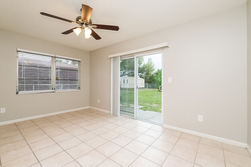 Building Photo - 9350 Bayside Ct