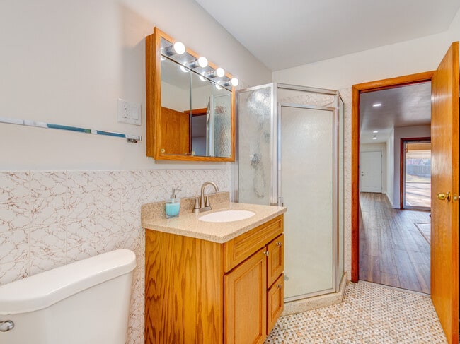 Building Photo - 3316 Brookmeade Dr