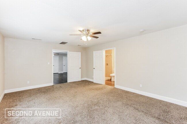 Building Photo - 2114 S Tyler St