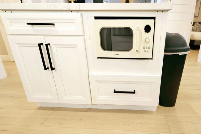 Building Photo - 8356 Adams St