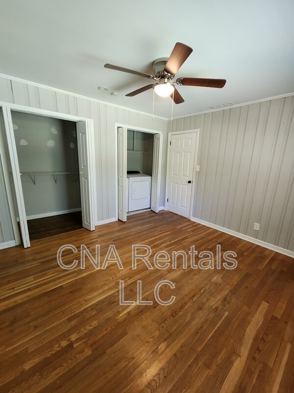 Building Photo - 730 McBurnette Rd N E