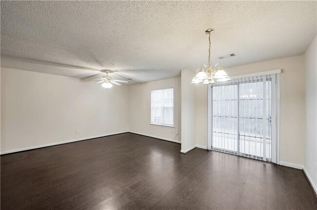 Building Photo - 950 Parkway Rd