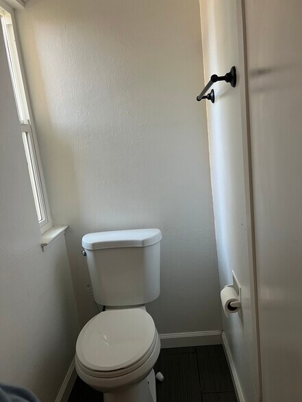 downstairs half bath - 1520 Parkwood Pl