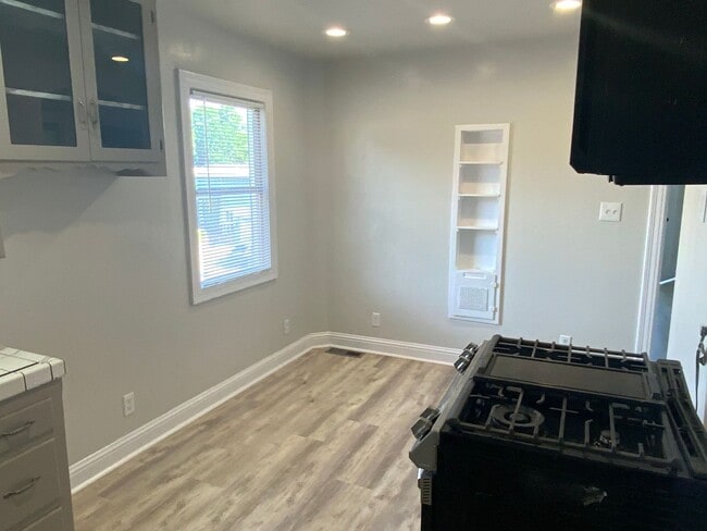 Building Photo - Beautiful Rodeo 2 bedroom 1 bath