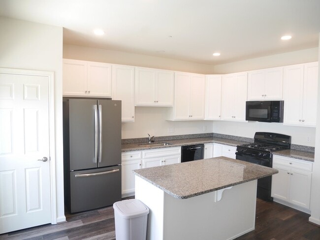 Building Photo - Stunning 3 Bedroom Townhouse Easton, MD