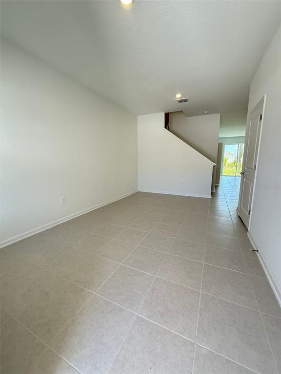 Building Photo - 2633 Skyline Lp
