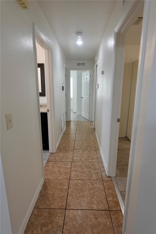 Building Photo - 540 W Comstock Ave