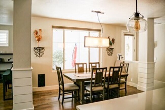 Building Photo - 2975 S Old Hickory Way