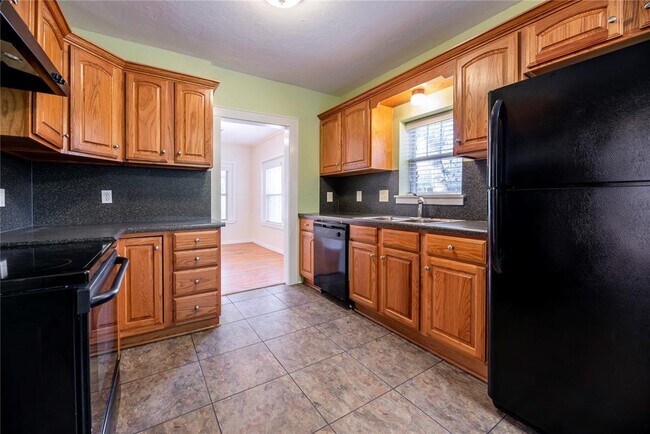 Building Photo - 1725 NW 21st St