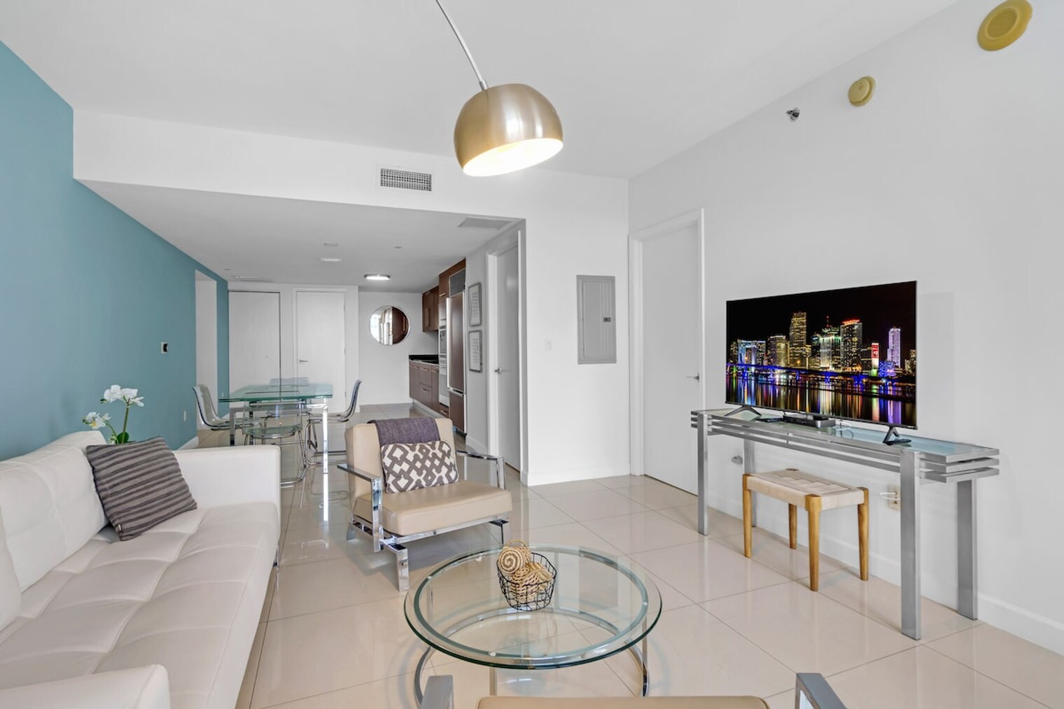 Building Photo - 609 Brickell Ave