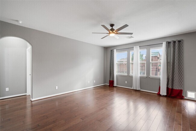 Building Photo - 8923 Jordi Dr