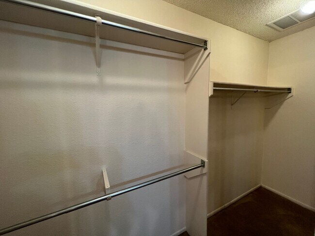 Building Photo - *COMING SOON!* 2 Bedroom Garden Style Villa Home In A Prime Location – Near Shopping & Dining!