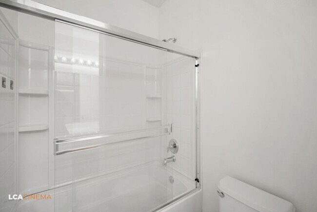Building Photo - 5107 Via Palermo Dr