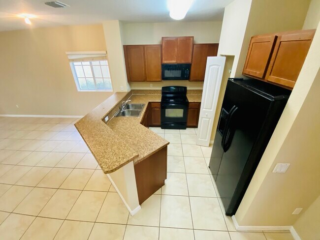 Building Photo - 3538 NW 29th Ct