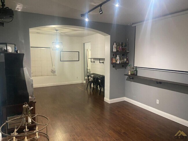 Building Photo - Coming Soon!