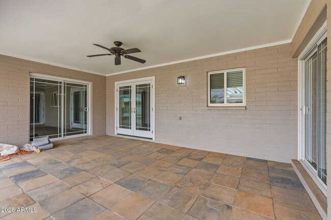 Building Photo - 2546 E Geneva Dr