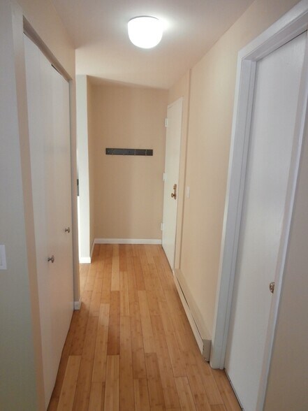 Building Photo - 42 N Main St