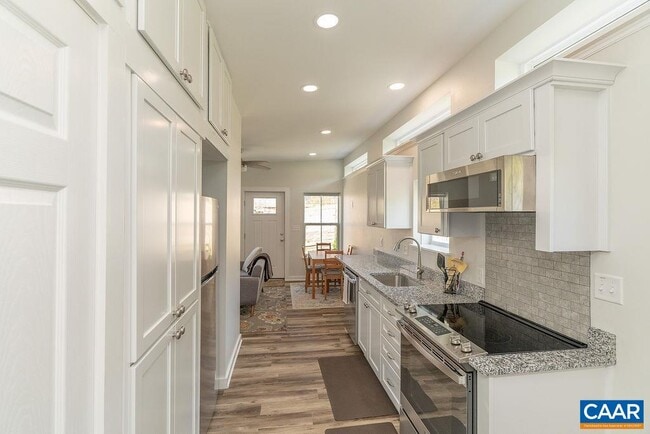 Building Photo - 1403 Burgess Ln