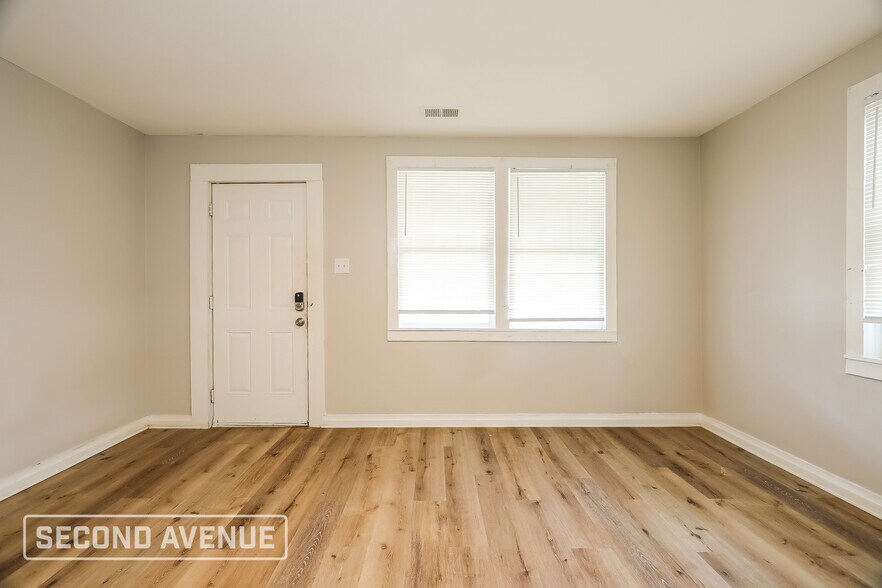 Building Photo - 315 3rd St N