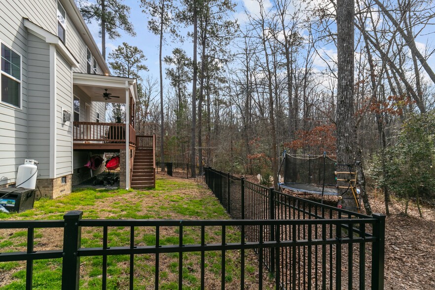 Building Photo - 230 Parrish Ln