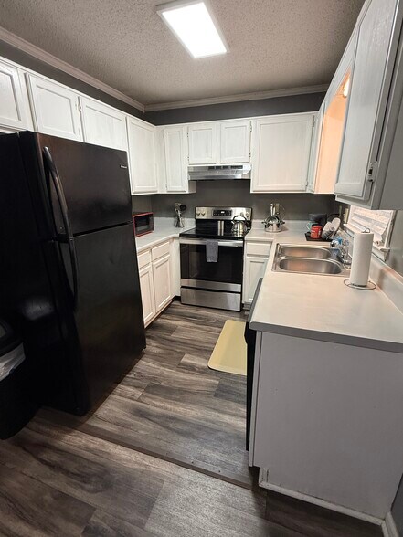 Kitchen - 4388 Barrington Pl