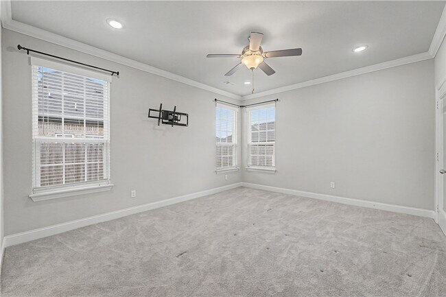 Building Photo - 431 Linda Ln
