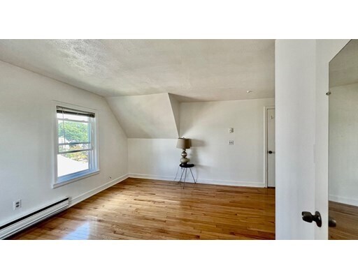 Building Photo - 92 Elm Ave