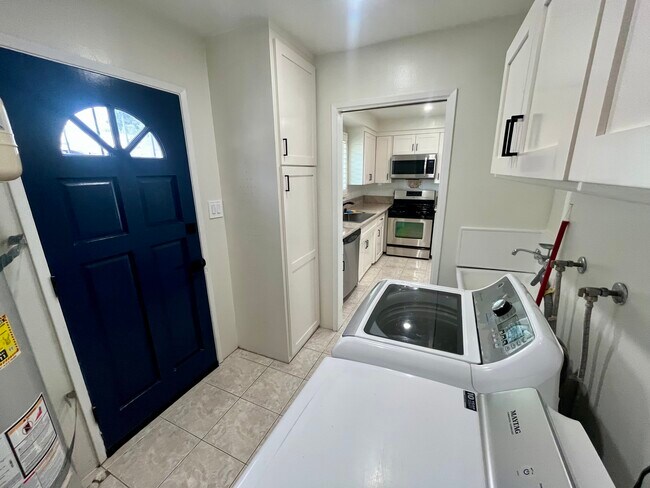 Building Photo - 6666 Sedan Ave