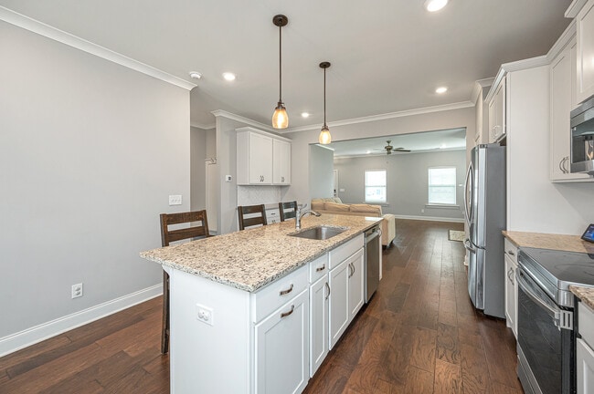 Building Photo - 60 Sumter Wy