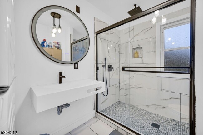 Building Photo - 328 Minute Arms Rd