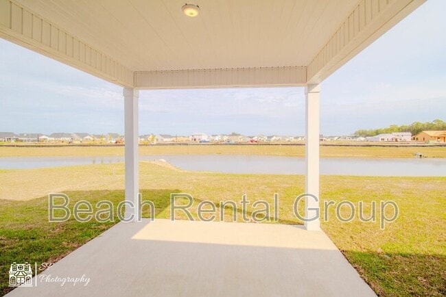 Building Photo - 1860 Villena Dr