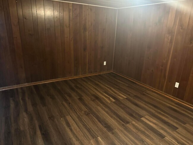 Building Photo - 4871 Dierker Rd