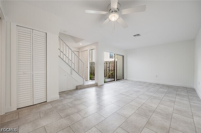 Building Photo - 11674 Pointe Cir