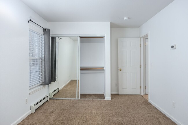 Building Photo - Spacious 5 Bedroom Home on 6 Acres – North Pole, Alaska