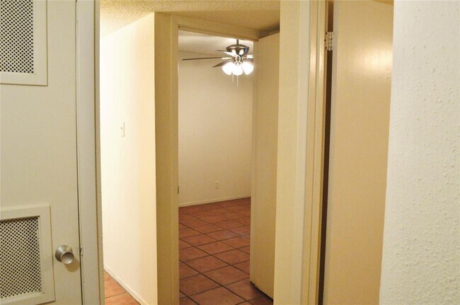 Building Photo - 2610 Salado St