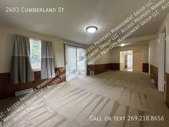 Building Photo - Large Westwood Kalamazoo home for rent!  4...